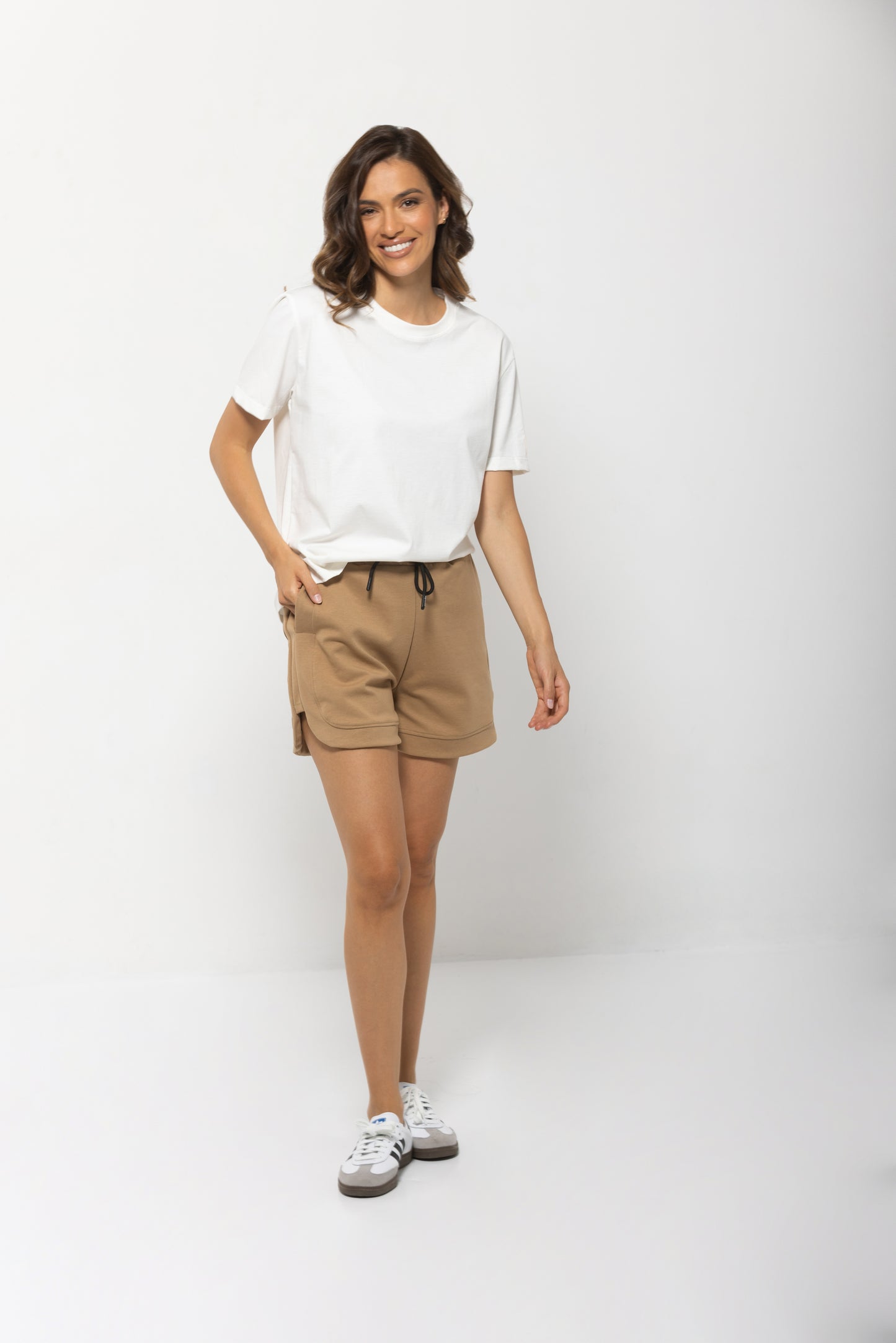 Earth beige bermuda shorts